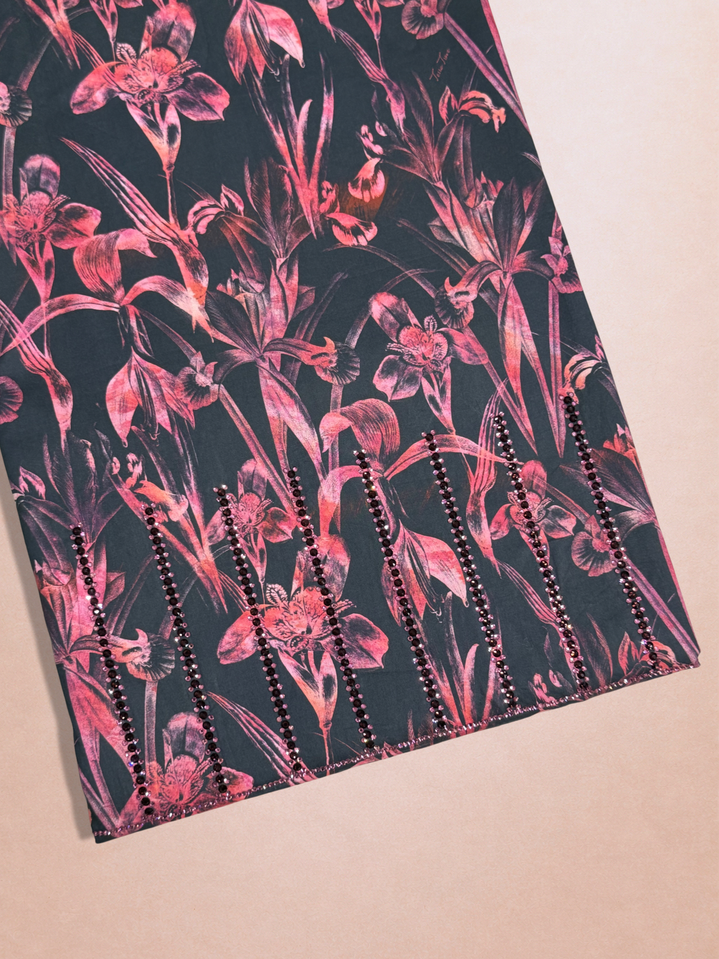 Crystal-Embellished Kaftan 2026